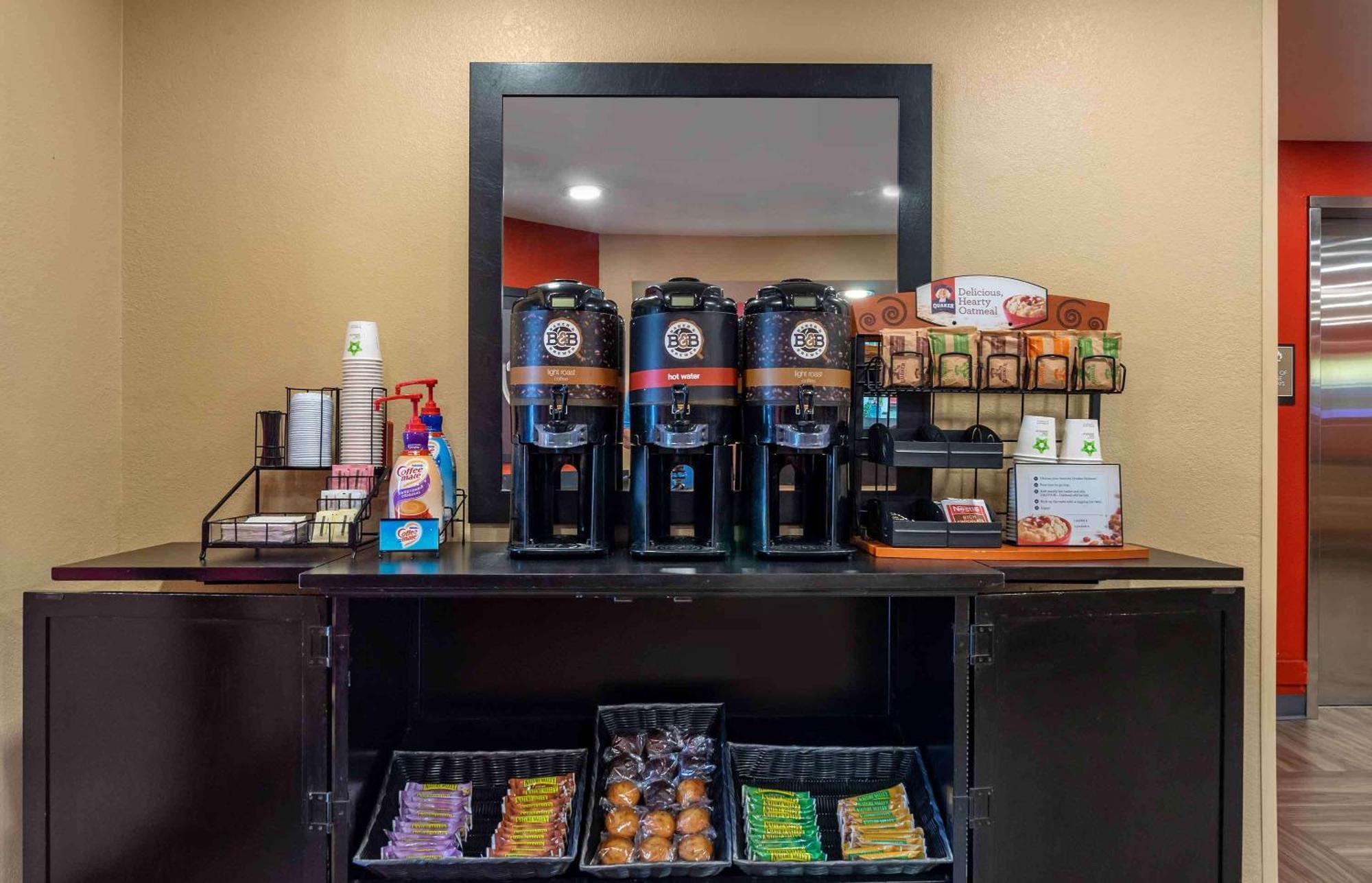 Extended Stay America Suites - St Petersburg - Clearwater - Executive Dr Largo Buitenkant foto