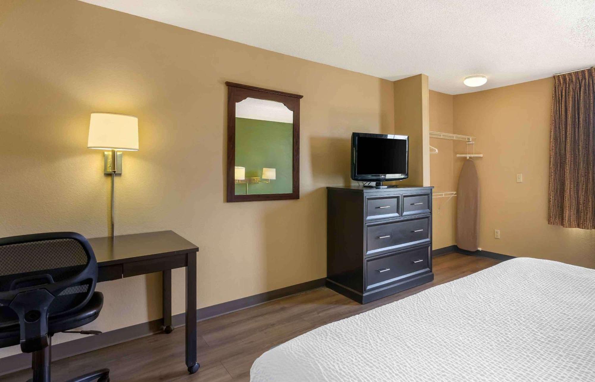 Extended Stay America Suites - St Petersburg - Clearwater - Executive Dr Largo Buitenkant foto