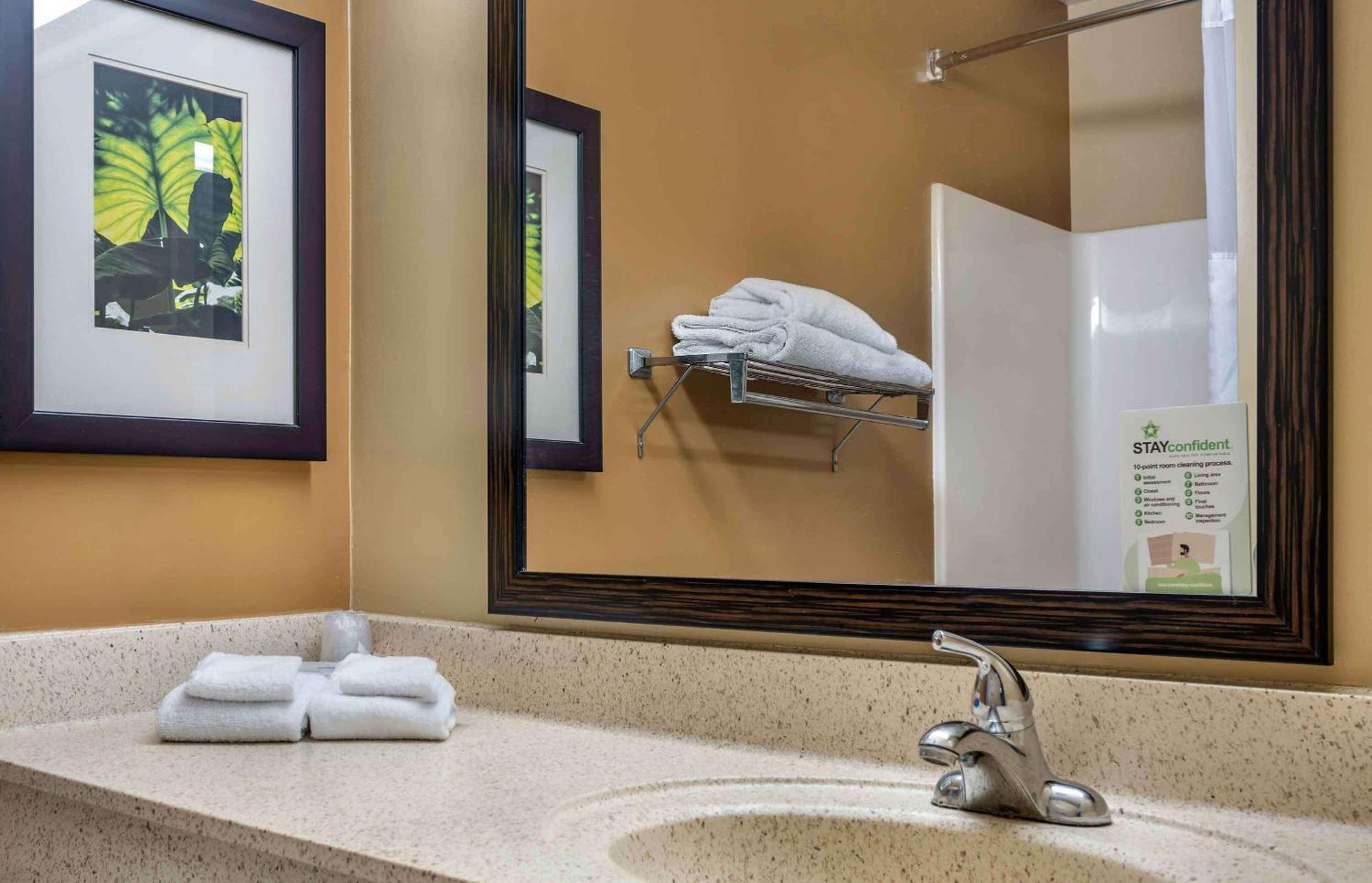 Extended Stay America Suites - St Petersburg - Clearwater - Executive Dr Largo Buitenkant foto