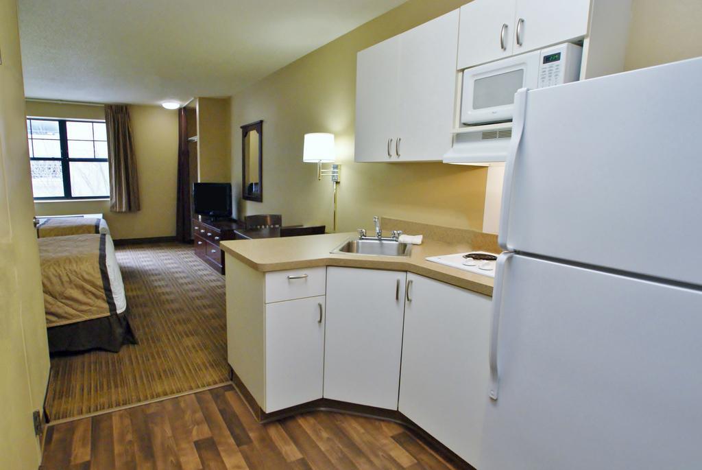 Extended Stay America Suites - St Petersburg - Clearwater - Executive Dr Largo Buitenkant foto