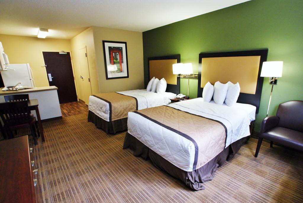 Extended Stay America Suites - St Petersburg - Clearwater - Executive Dr Largo Buitenkant foto