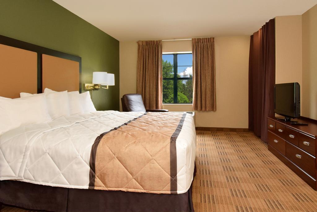 Extended Stay America Suites - St Petersburg - Clearwater - Executive Dr Largo Buitenkant foto